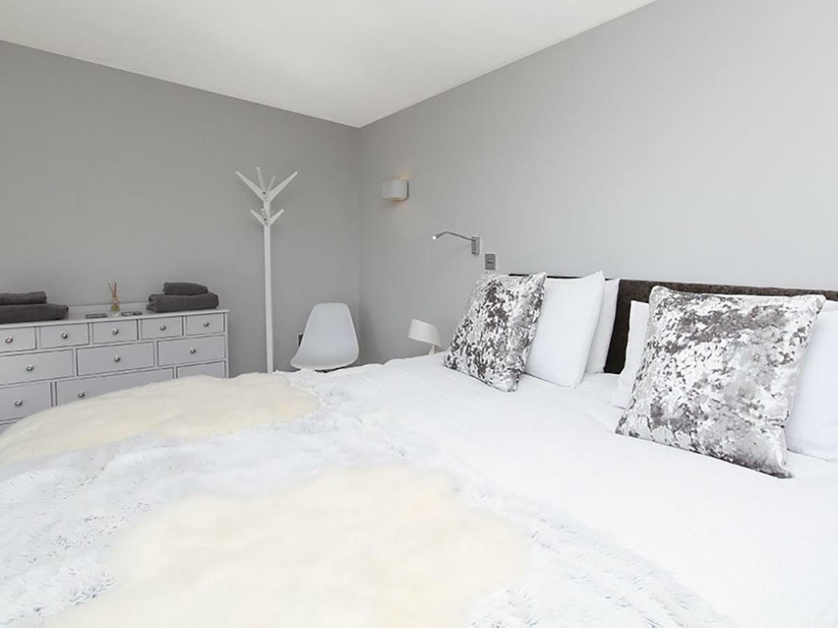 Rhyd Angharad Barns Villa Llanrhyddlad Kültér fotó
